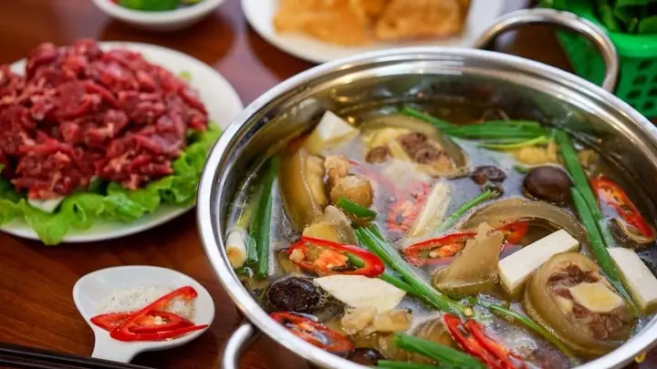 Cách Nấu Lẩu Đuôi Bò Khoai Môn Và Thuốc Bắc Chuẩn Vị Tại Nhà