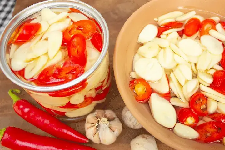 Cách Ngâm Ớt Tỏi Để Được Lâu: Hướng Dẫn Chi Tiết Từ A Đến Z