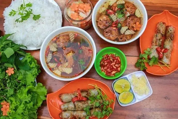 Bún Chả Hà Nội Cách Ăn Chuẩn Vị: Cẩm Nang Thưởng Thức Tinh Hoa Ẩm Thực Thủ Đô