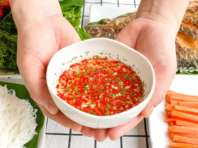 Công Thức Pha Nước Chấm Chua Ngọt Chuẩn Vị: Bí Quyết Từ Tỉ Lệ Vàng 1:4:1:1 Công Thức Pha Nước Chấm Chua Ngọt Chuẩn Vị: Bí Quyết Từ Tỉ Lệ Vàng 1:4:1:1