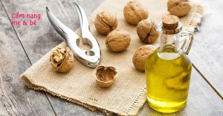 Dầu Óc Chó Cho Bé Ăn Dặm: Hướng Dẫn Chi Tiết Về Cách Dùng & Lợi Ích Dầu Óc Chó Cho Bé Ăn Dặm: Hướng Dẫn Chi Tiết Về Cách Dùng & Lợi Ích
