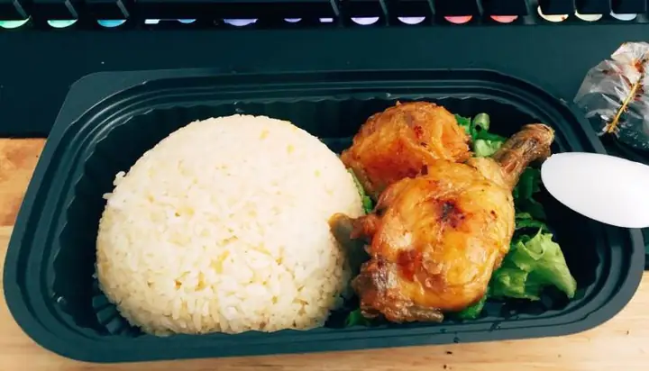 Đánh Giá Chi Tiết Quán Ăn Bếp Xanh: Cơm Gà & Bánh Hỏi Nguyễn Văn Trỗi Tp.hcm