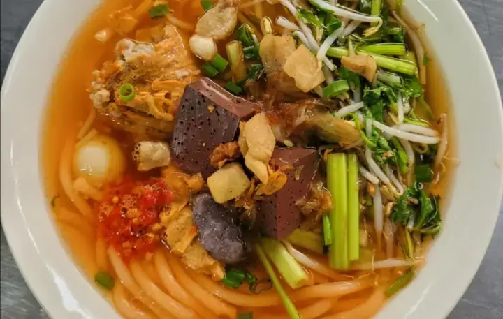 Review Bún Riêu Buôn Ma Thuột Bà Giao: Điểm Đến Ẩm Thực Đáng Thử