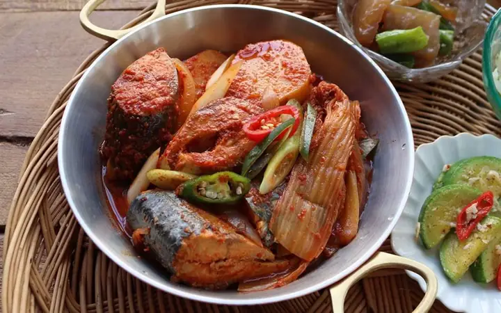 Cá Nục Kho Kim Chi Cá Nục Kho Kim Chi