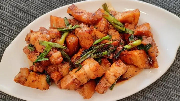 Cách Làm Thịt Ba Chỉ Ngon: Hướng Dẫn Rang Cháy Cạnh Chi Tiết