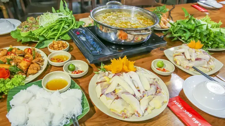 Hướng Dẫn Chi Tiết Cách Nấu Lẩu Gà Cua Đồng Chuẩn Vị, Đậm Đà Từ A Đến Z
