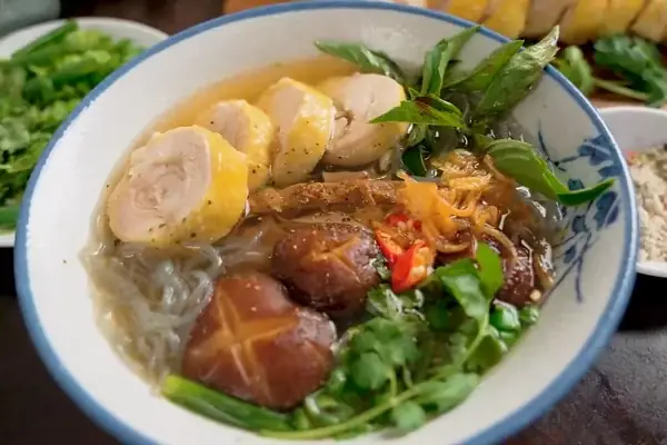 Cách Nấu Miến Gà Đơn Giản Chuẩn Vị Tại Nhà Cách Nấu Miến Gà Đơn Giản Chuẩn Vị Tại Nhà