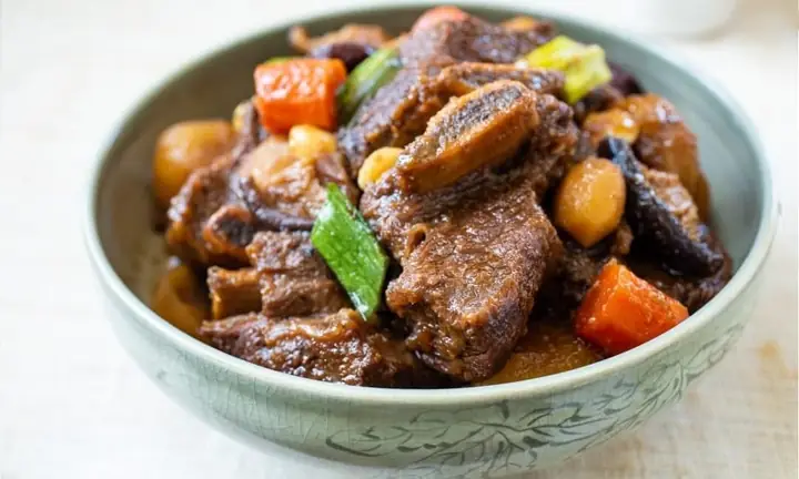 Cách Nấu Bò Hầm Rau Củ Chuẩn Vị Hàn Quốc