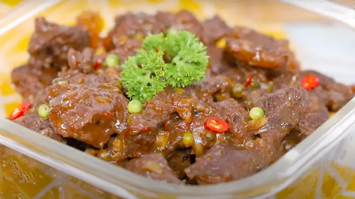 Cách Nấu Thịt Bò Kho Nghệ Chuẩn Vị: Thơm Nức, Đậm Đà, Cực Bắt Cơm