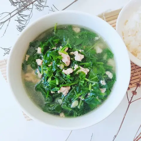 Cải Bó Xôi Nấu Thịt Gà