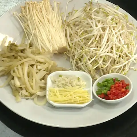 Giá Xào Nấm Kim Châm Giá Xào Nấm Kim Châm