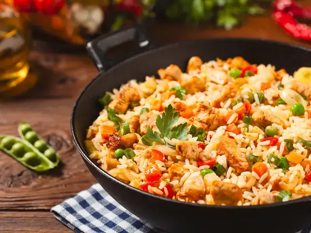 Cách Chiên Cơm Khô Chuẩn Món Ăn: Bí Quyết Từ A Đến Z Cách Chiên Cơm Khô Chuẩn Món Ăn: Bí Quyết Từ A Đến Z