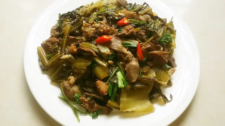 Lòng Gà Xào Dưa Chua: Công Thức Chi Tiết Cho Người Mới Bắt Đầu